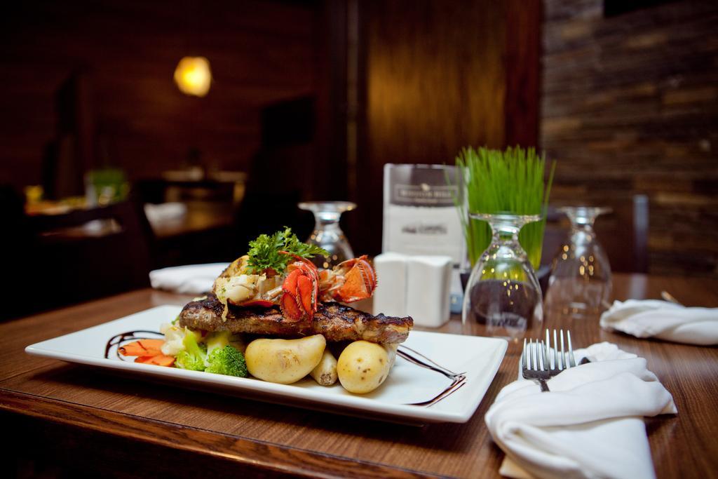 Ptarmigan Inn Hay River Kültér fotó